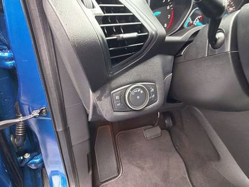 Used 2019 Ford Escape SE image 30