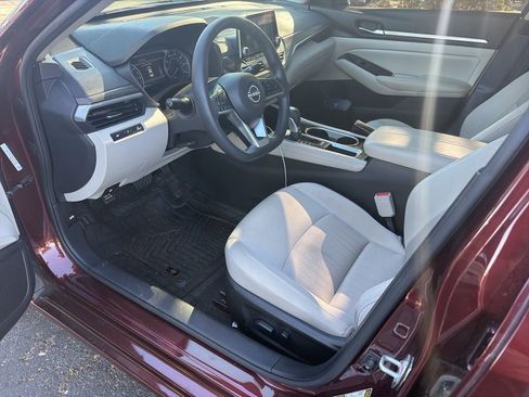 Certified 2023 Nissan Altima 2.5 SV image 9