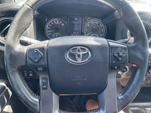 Used 2017 Toyota Tacoma TRD Off-Road w/ Premium & Technology Package AWD/4WD image 55