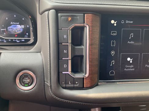 Used 2023 GMC Yukon XL Denali Ultimate AWD/4WD image 26