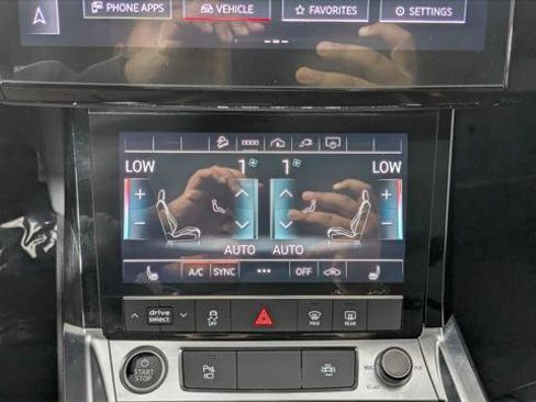 Used 2021 Audi e-tron Premium w/ Towing Package image 30