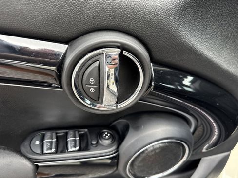 Used 2016 MINI Cooper S image 16