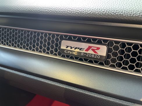 Used 2024 Honda Civic Type R image 37