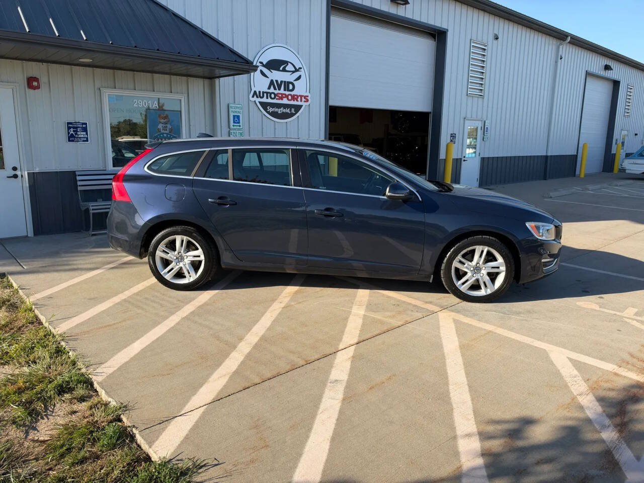 Used 2015 Volvo V60 T5 Premier w/ Convenience Package FWD image 3