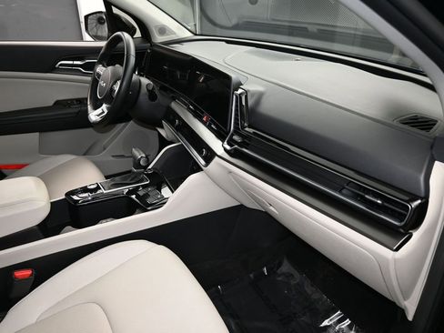 Used 2024 Kia Sportage EX image 43