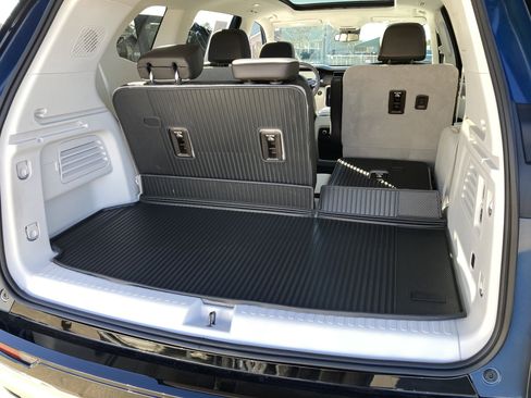 Certified 2024 GMC Acadia Denali image 18