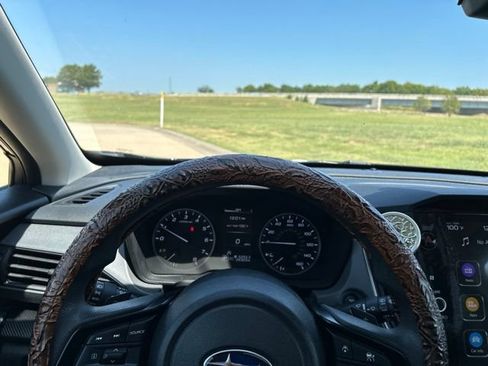 Used 2024 Subaru Crosstrek 2.0i Premium AWD/4WD image 12