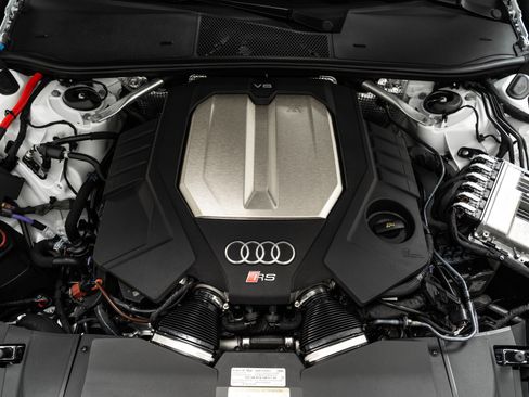 Used 2025 Audi RS 6 performance image 12