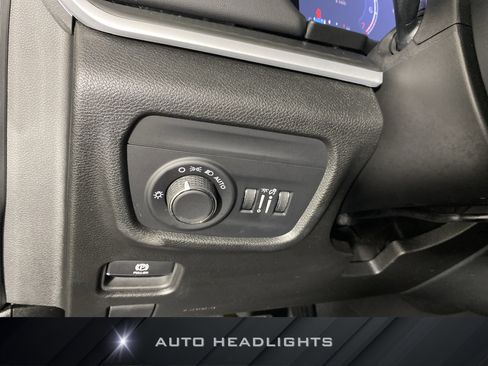 Used 2023 Jeep Grand Cherokee Altitude image 24