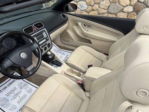 Used 2008 Volkswagen Eos 2.0T FWD image 27