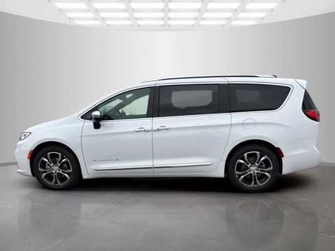 New 2026 Chrysler Pacifica Pinnacle w/ Trailer Tow Group image 6