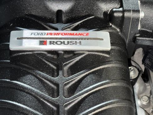 Used 2017 Ford Mustang GT Premium image 26