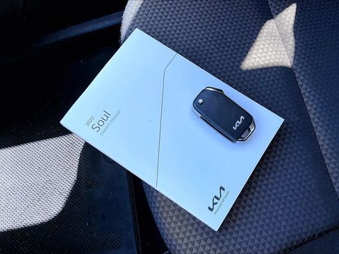 Used 2022 Kia Soul LX w/ Technology Package image 15