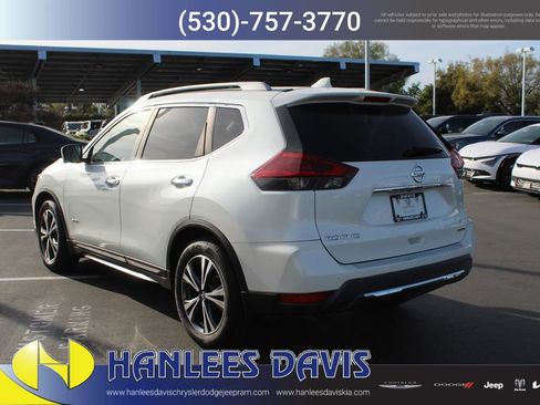 Used 2018 Nissan Rogue SL image 9
