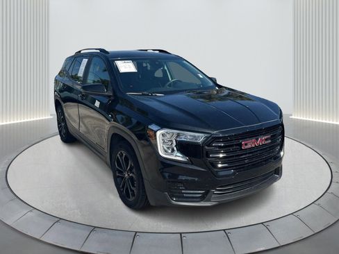 Used 2022 GMC Terrain SLE w/ Elevation Edition image 3