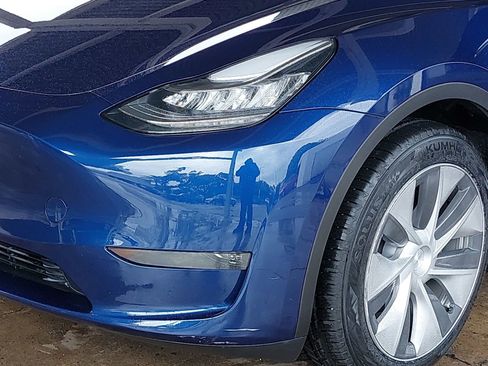 Used 2023 Tesla Model Y Long Range image 34