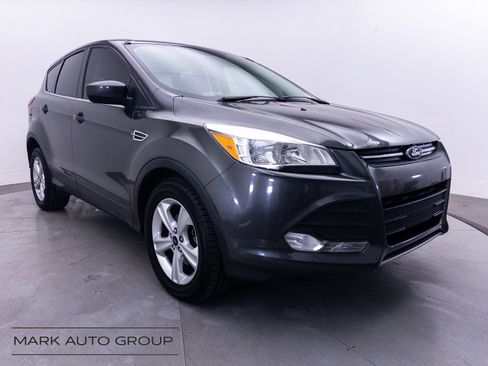 Used 2015 Ford Escape SE FWD image 1