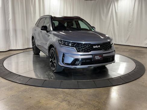 Certified 2022 Kia Sorento SX image 3
