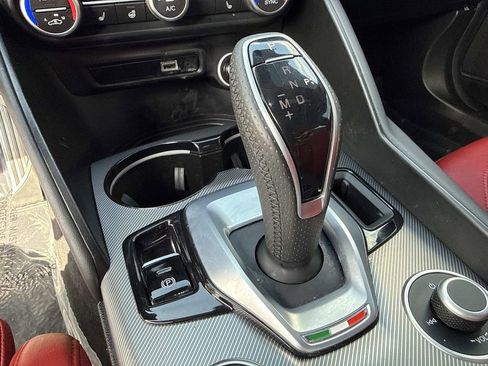 Used 2023 Alfa Romeo Giulia Veloce RWD image 29