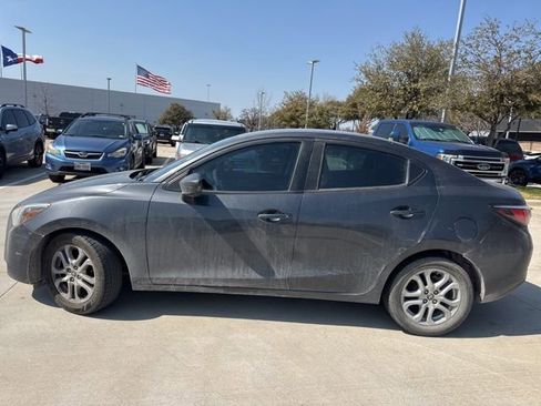 Used 2018 Toyota Yaris iA image 4