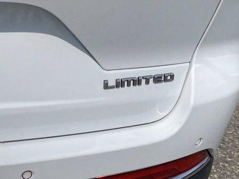 Certified 2022 Jeep Grand Cherokee Limited AWD/4WD image 5