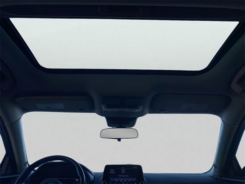 Used 2023 Nissan Sentra SR w/ SR Premium Package image 18