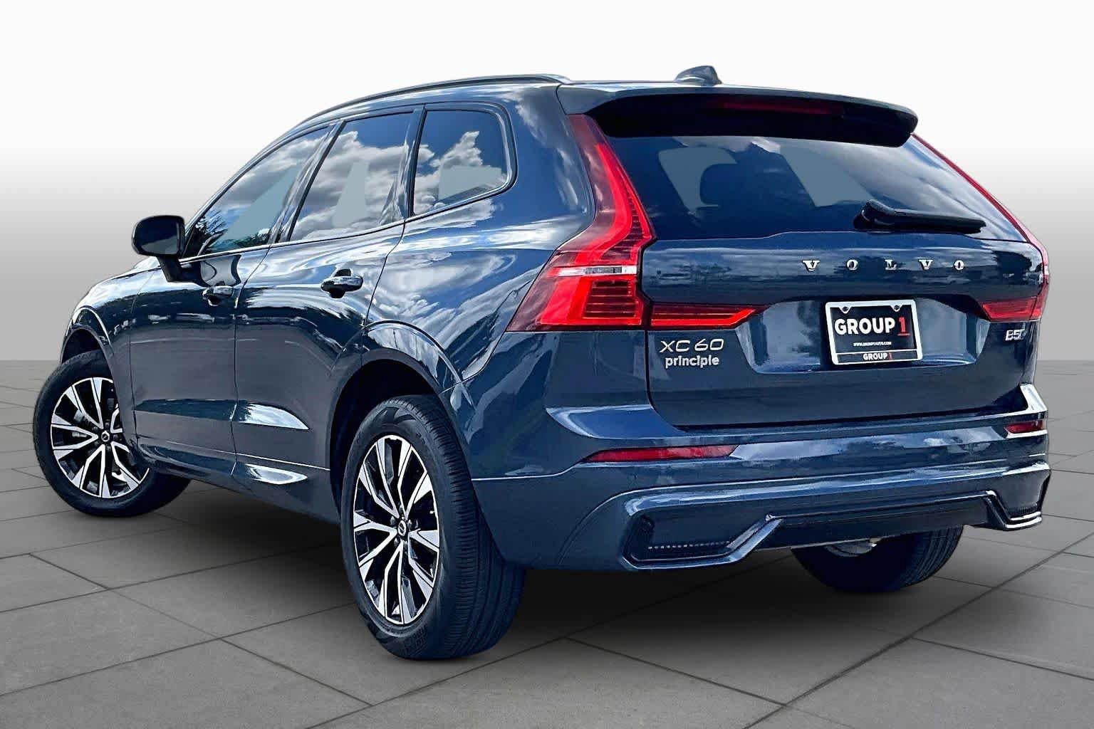 Used 2024 Volvo XC60 B5 Core AWD/4WD image 11