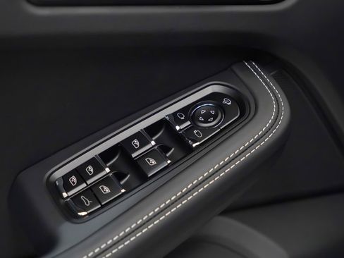 New 2026 Porsche Macan GTS image 23