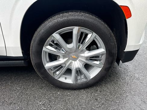 Used 2023 Chevrolet Tahoe High Country w/ Premium Package AWD/4WD image 16