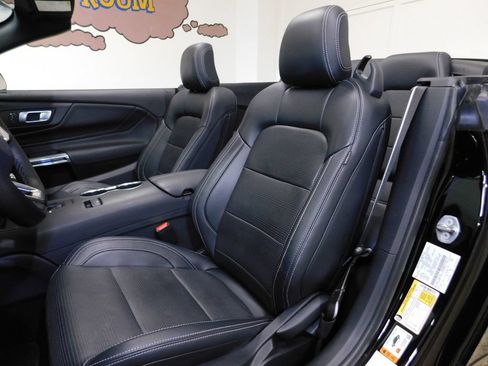 Used 2025 Ford Mustang GT Premium RWD image 46