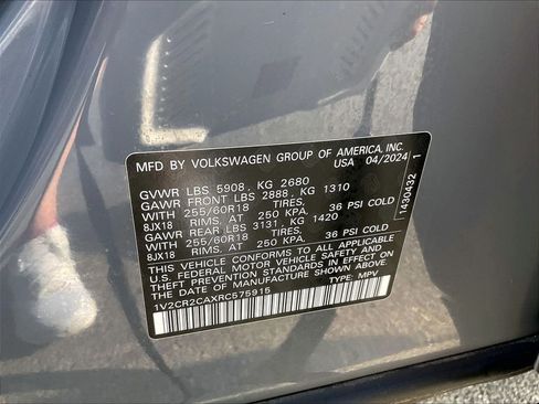 Used 2024 Volkswagen Atlas Peak Edition SE AWD/4WD image 37