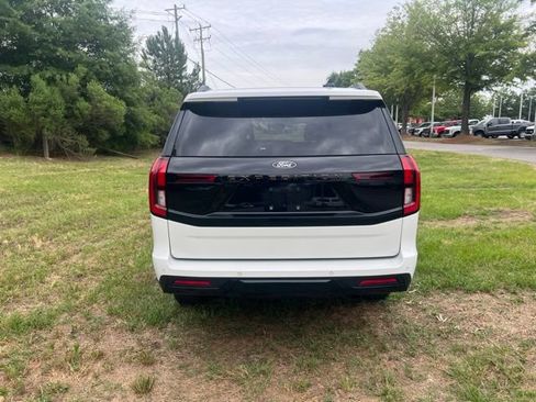 Used 2025 Ford Expedition Tremor AWD/4WD image 4