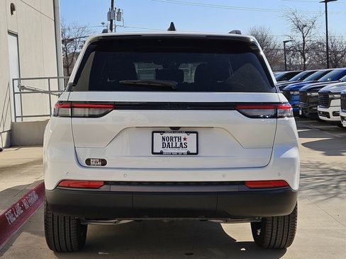 New 2026 Jeep Grand Cherokee Limited w/ Limited Altitude Package image 4