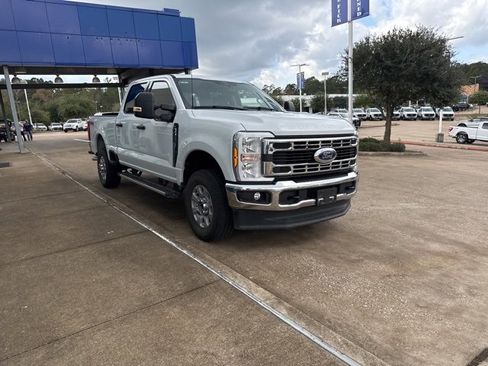 Used 2024 Ford F250 XLT w/ FX4 Off-Road Package image 2