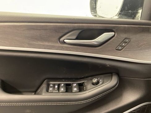 Used 2026 Jeep Grand Cherokee Limited AWD/4WD image 18