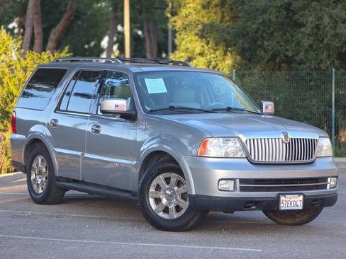 Used 2006 Lincoln Navigator Ultimate image 3