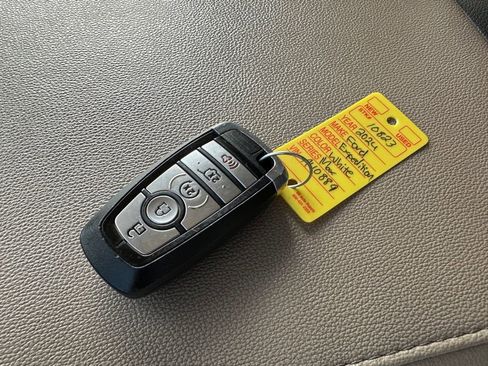 Used 2024 Ford Expedition Max Limited AWD/4WD image 8