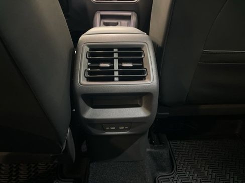 New 2026 Volkswagen Tiguan SE image 22