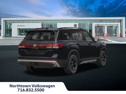 New 2026 Volkswagen Atlas Peak Edition image 2