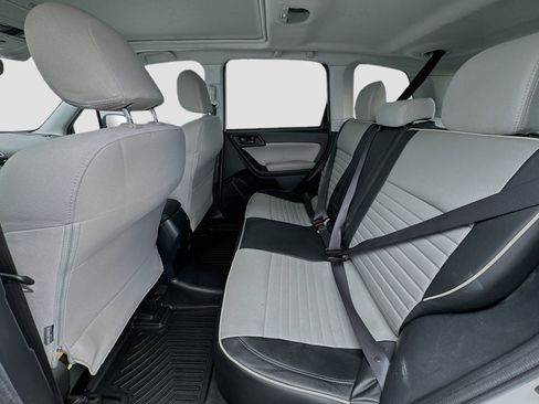 Used 2018 Subaru Forester 2.5i Premium image 16