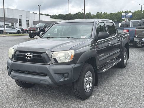 Used 2014 Toyota Tacoma PreRunner w/ Convenience Package RWD image 3