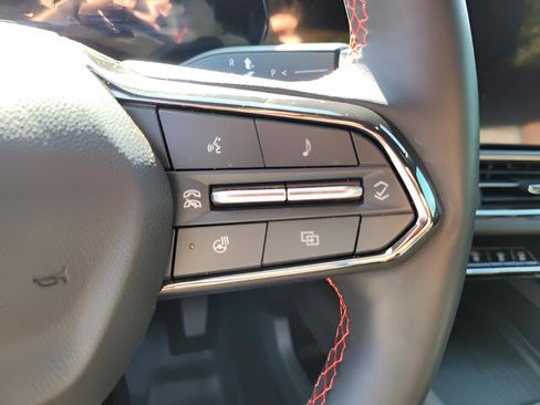 New 2025 Chevrolet Equinox EV RS image 12