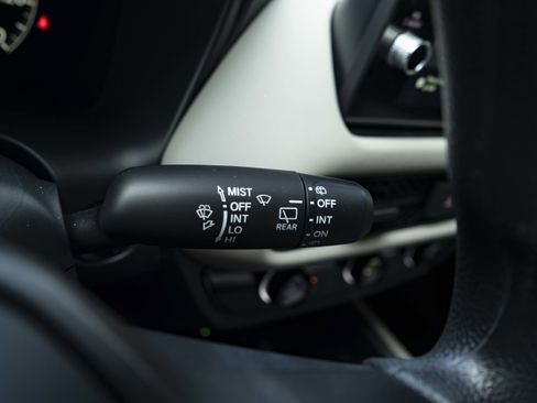 Certified 2026 Honda HR-V LX image 24