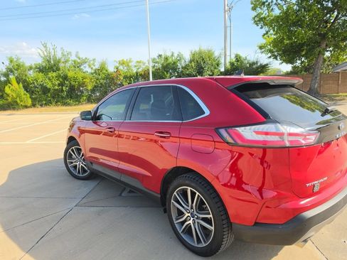 Used 2021 Ford Edge Titanium FWD image 4