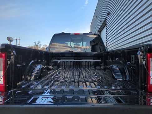 Used 2025 Ford F350 XLT w/ FX4 Off-Road Package image 34