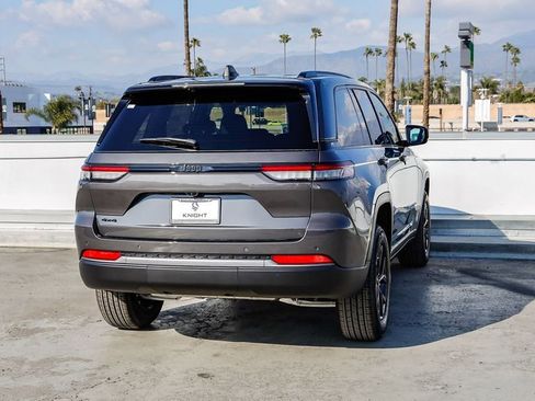 New 2026 Jeep Grand Cherokee Altitude AWD/4WD image 9