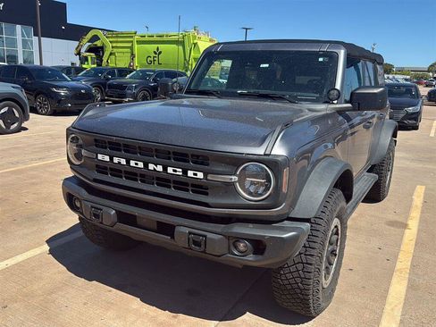 Used 2022 Ford Bronco Black Diamond w/ Sasquatch Package AWD/4WD image 2