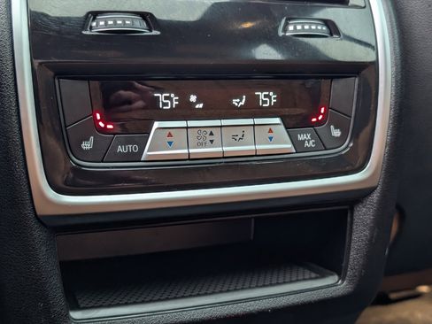 Used 2022 BMW X5 xDrive40i w/ M Sport Package image 47