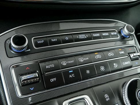 Used 2023 Hyundai Santa Fe SEL FWD image 16