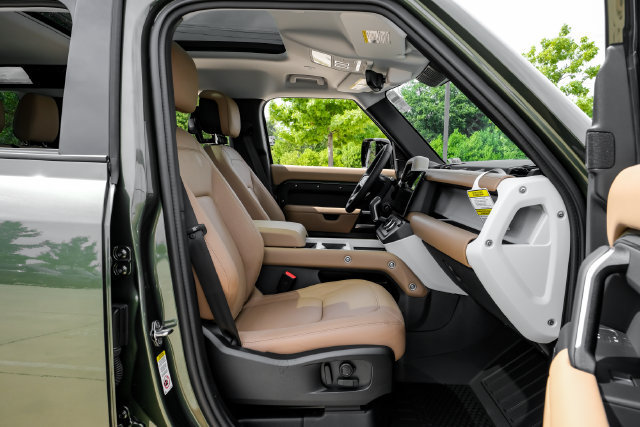 New 2026 Land Rover Defender 110 S AWD/4WD image 36